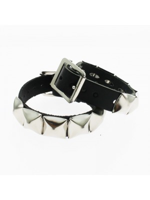 1 Row Pyramid Studded Leather Wristband